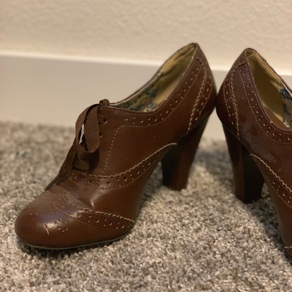 Brown Vintage Oxford Heels